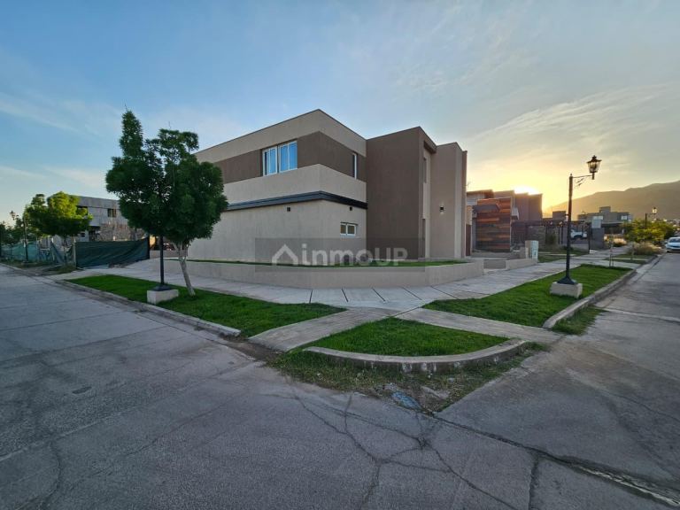 Casa en Venta en Las Heras, Mendoza