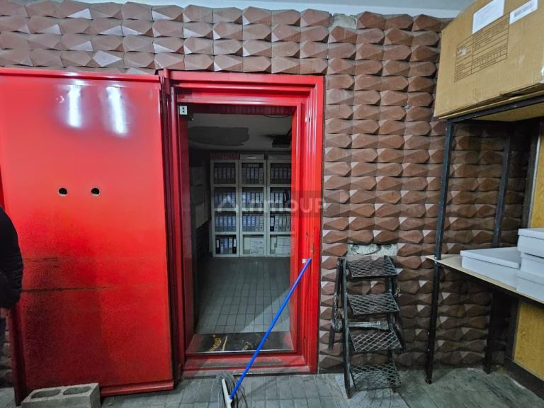 Local Comercial en Venta en Capital, Mendoza - USD 240.000 | Inmoup - 9
