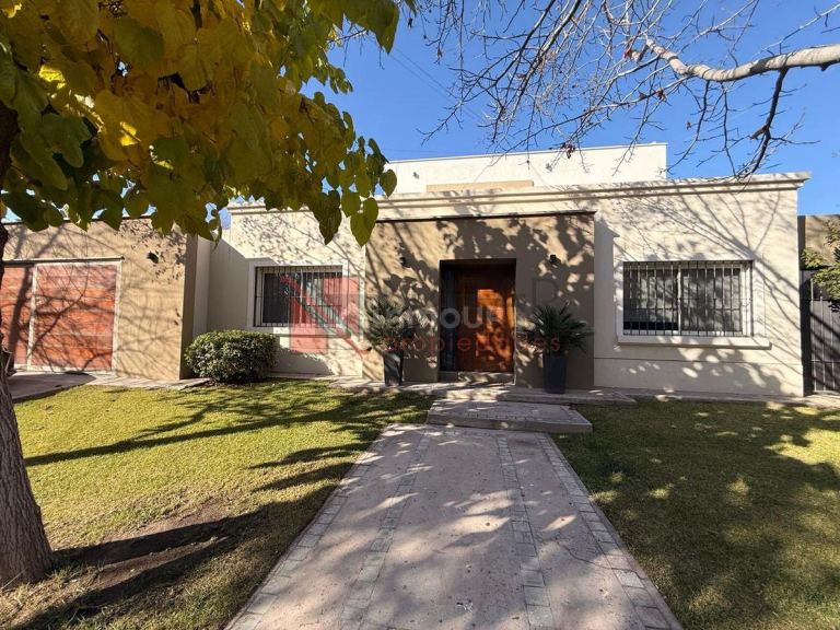 Lujan de Cuyo Barrio Alto de la Carrodilla, Luján de Cuyo, Mendoza