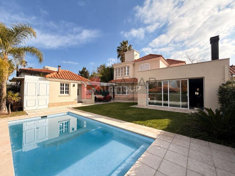 Casa en Venta en Godoy Cruz, Mendoza - USD 335.000 | Inmoup - 1