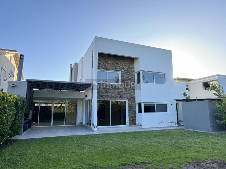 Casa en Alquiler en Godoy Cruz, Mendoza - USD 1.900 | Inmoup - 21