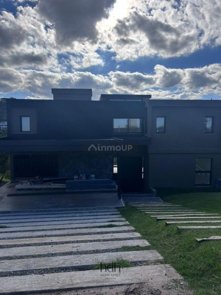 Casa en Venta en Colon, Cordoba
