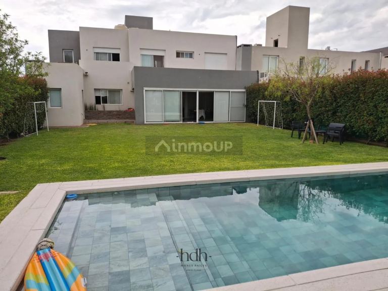 Casa en Venta en Santa Maria, Cordoba