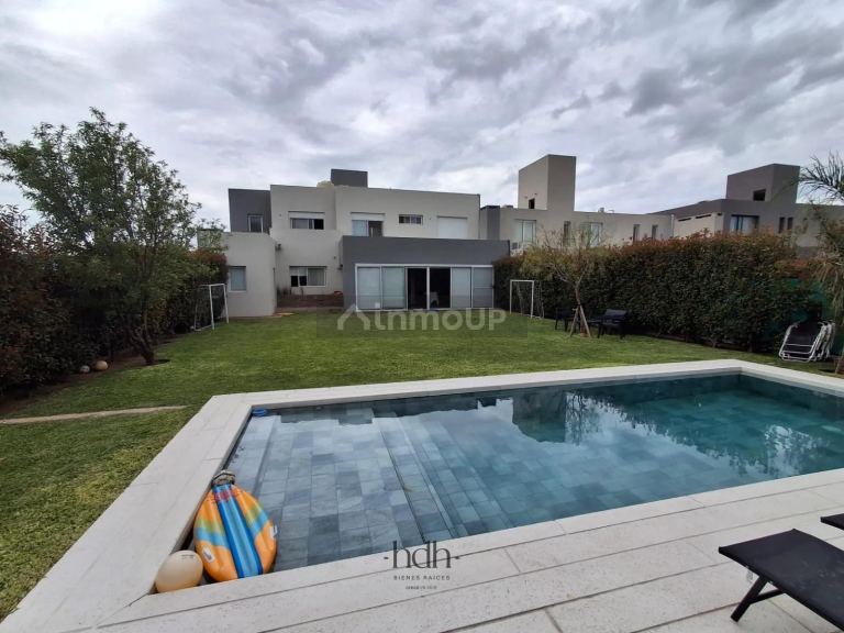 Casa en Venta en Santa Maria, Cordoba