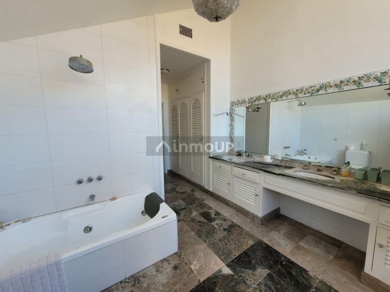 Casa en Alquiler en Capital, Mendoza
