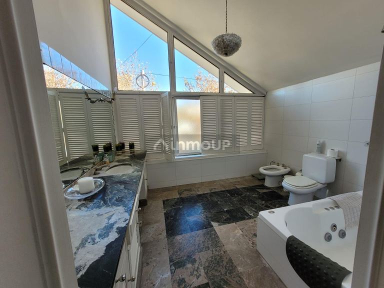 Casa en Alquiler en Capital, Mendoza