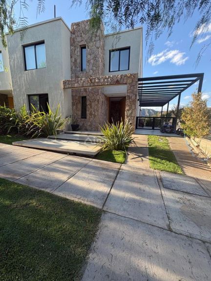 Casa en Venta en Capital, Mendoza - USD 345.000 | Inmoup - 32