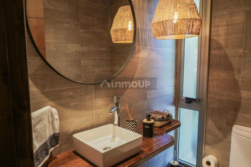 Casa en Venta en Capital, Mendoza - USD 370.000 | Inmoup - 24