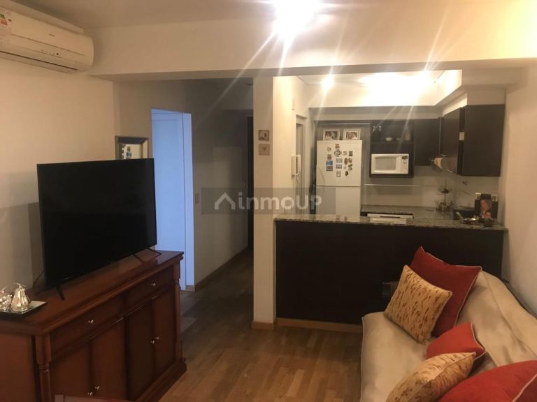 Godoy Cruz Torres Agustinas - Hipolito Yrigoyen 52 -8vo piso-
