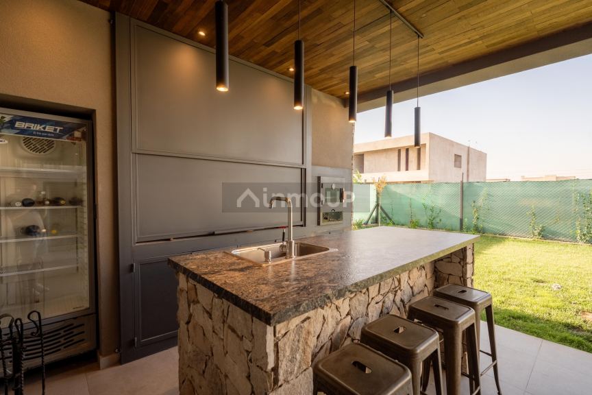 Casa en Venta en Lujan de Cuyo, Mendoza - USD 350.000 | Inmoup - 21