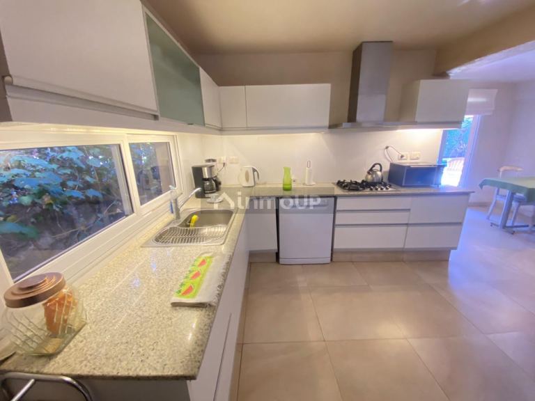 Casa en Venta en Capital, Mendoza - USD 330.000 | Inmoup - 8