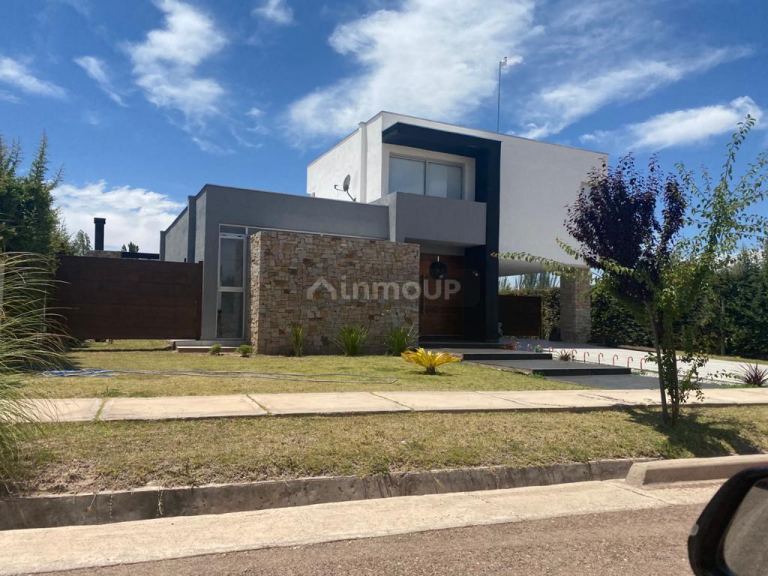 Casa en Alquiler en Maipu, Mendoza