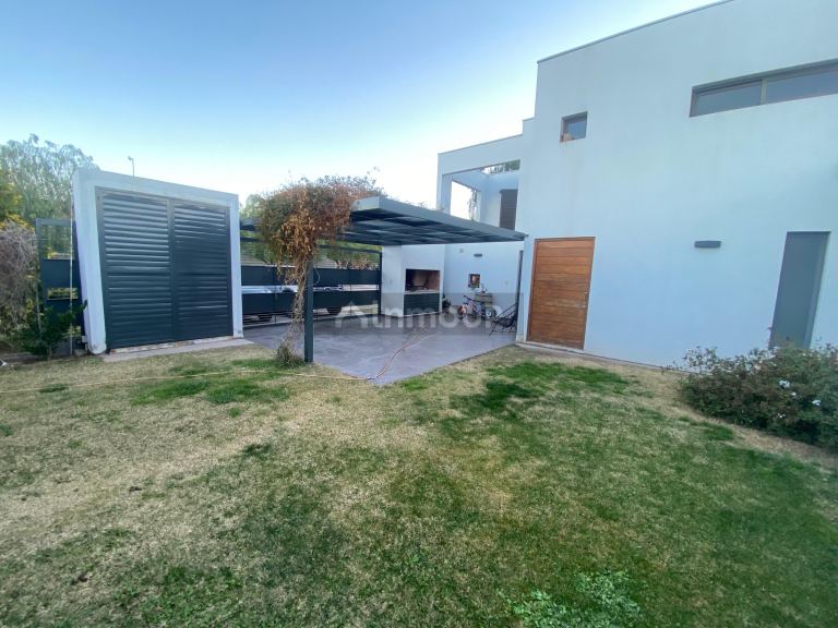 Casa en Venta en Guaymallen, Mendoza
