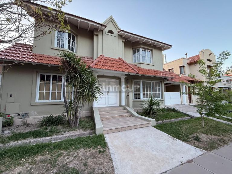Casa en Alquiler en Godoy Cruz, Mendoza