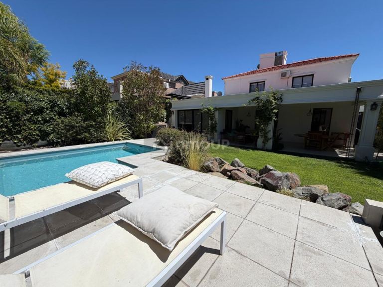 Casa en Venta en Godoy Cruz, Mendoza