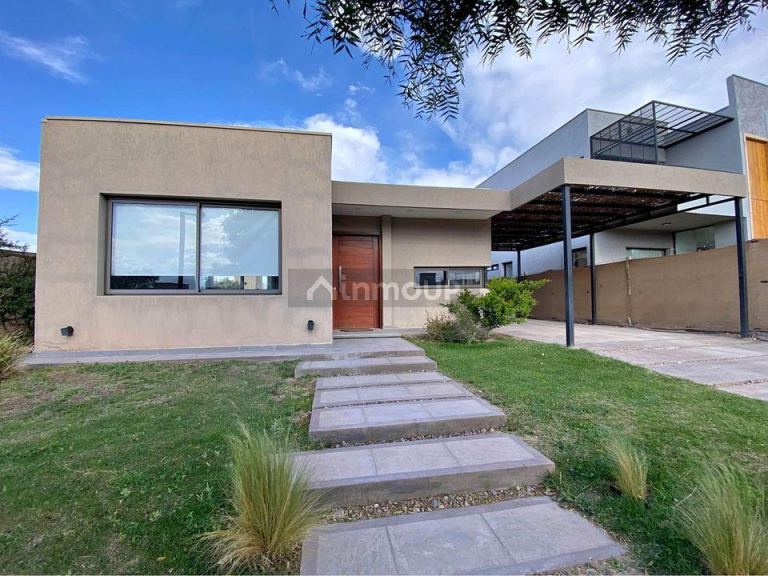 Casa en Alquiler en Maipu, Mendoza