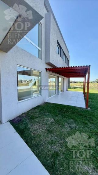 Casa en Alquiler en Pilar, G.B.A. Zona Norte