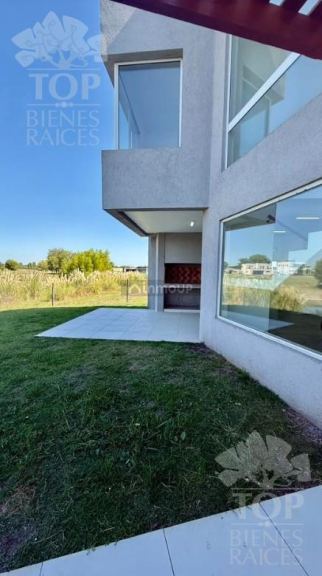 Casa en Alquiler en Pilar, G.B.A. Zona Norte