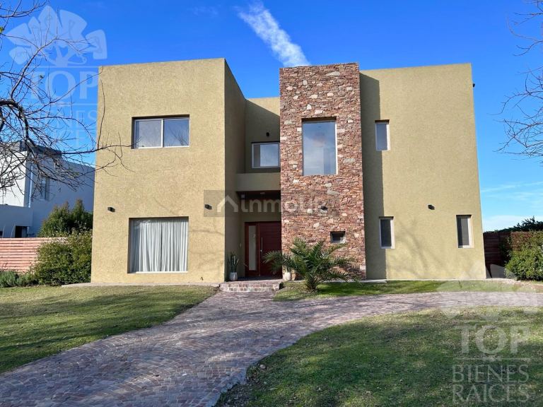 Casa en Alquiler en Escobar, G.B.A. Zona Norte