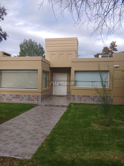 Casa en Alquiler en Maipu, Mendoza
