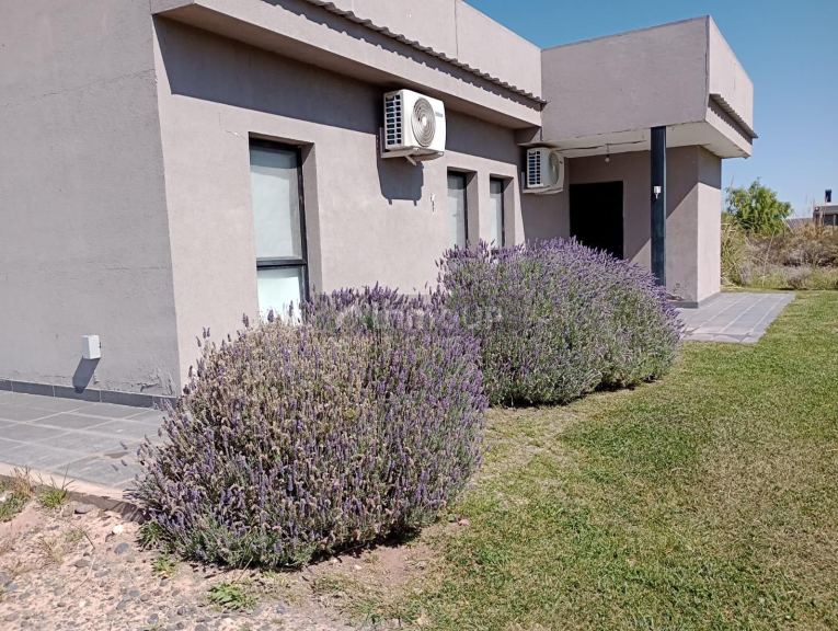 Casa en Venta en Confluencia, Neuquen