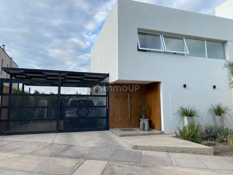 Casa en Alquiler en Las Heras, Mendoza