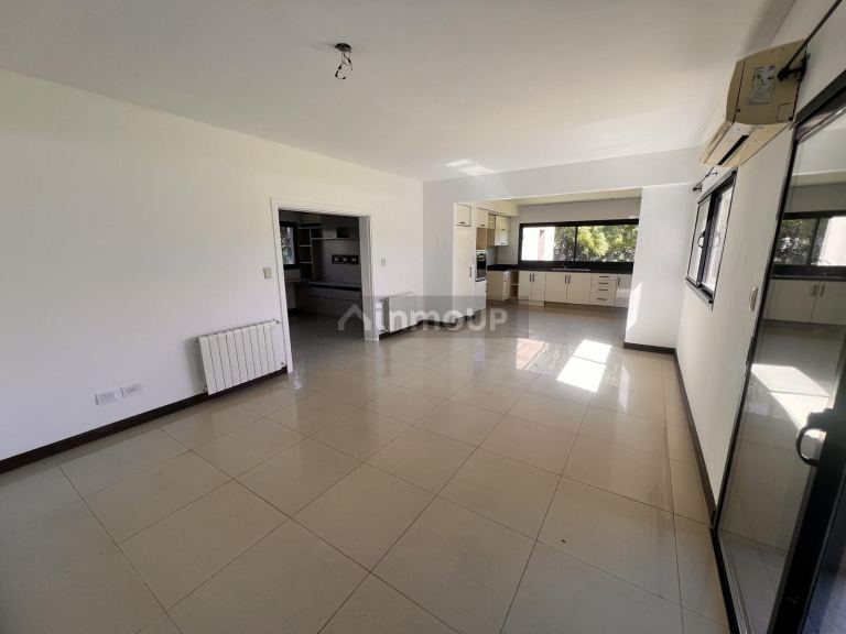 Casa en Venta en Funes, Santa Fe - USD 690.000 | Inmoup - 24