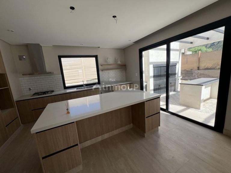 Casa en Venta en Las Heras, Mendoza