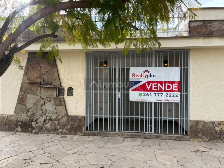 Las Heras .