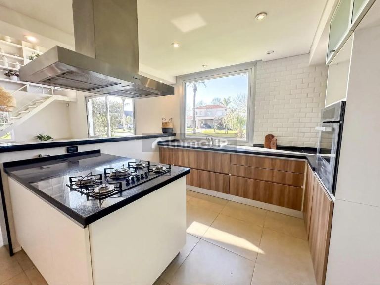 Casa en Venta en Funes, Santa Fe - USD 460.000 | Inmoup - 9