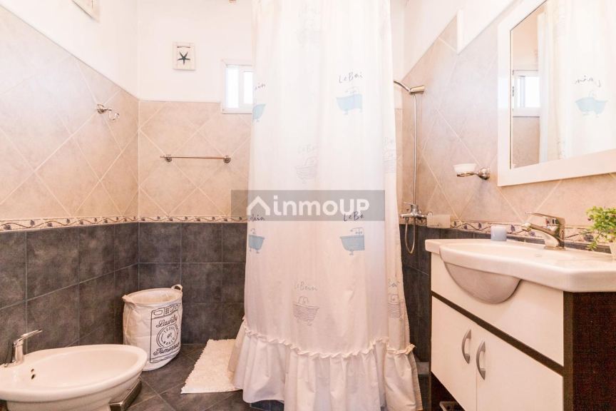 Casa en Venta en Almirante Brown, G.B.A. Zona Sur