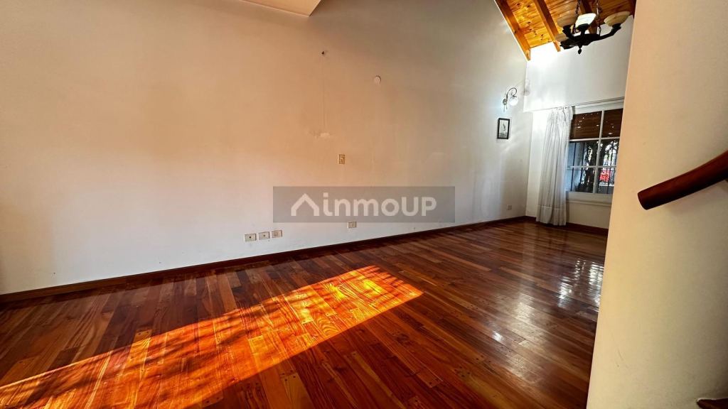 Casa en Venta en Moron, G.B.A. Zona Oeste