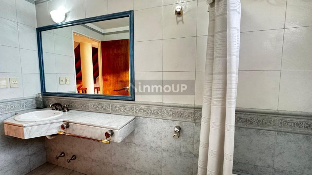Casa en Venta en Moron, G.B.A. Zona Oeste