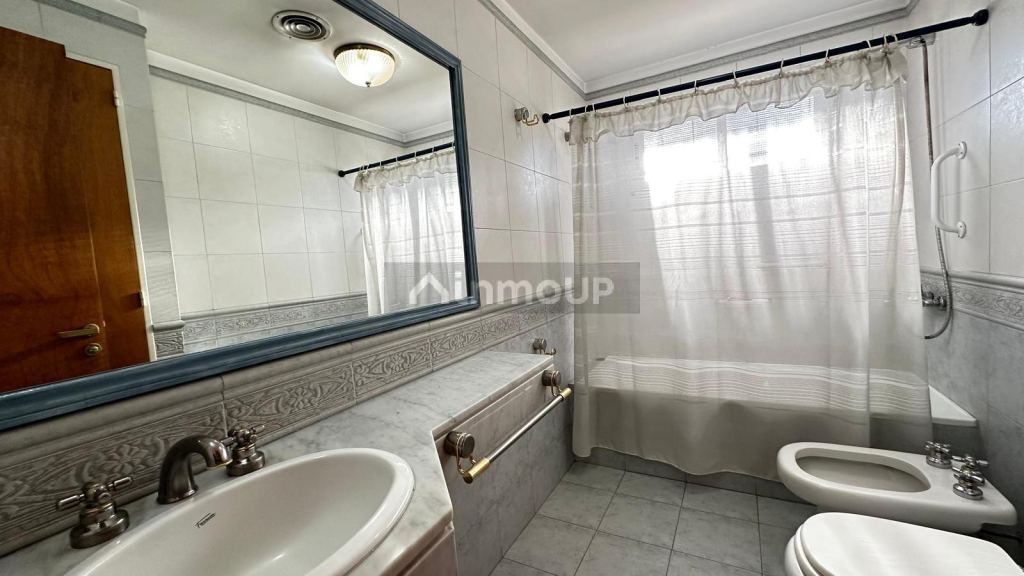 Casa en Venta en Moron, G.B.A. Zona Oeste