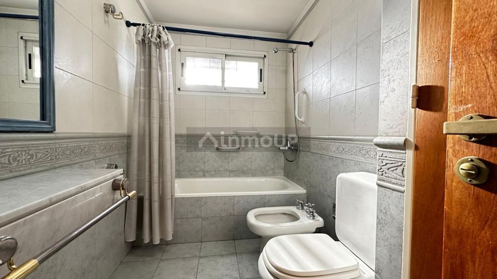 Casa en Venta en Moron, G.B.A. Zona Oeste