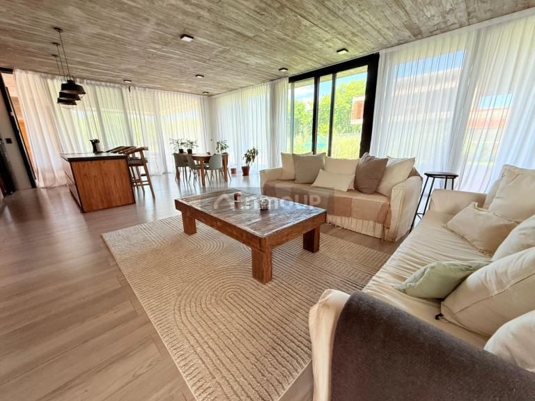 Casa en Venta en Ezeiza, G.B.A. Zona Sur