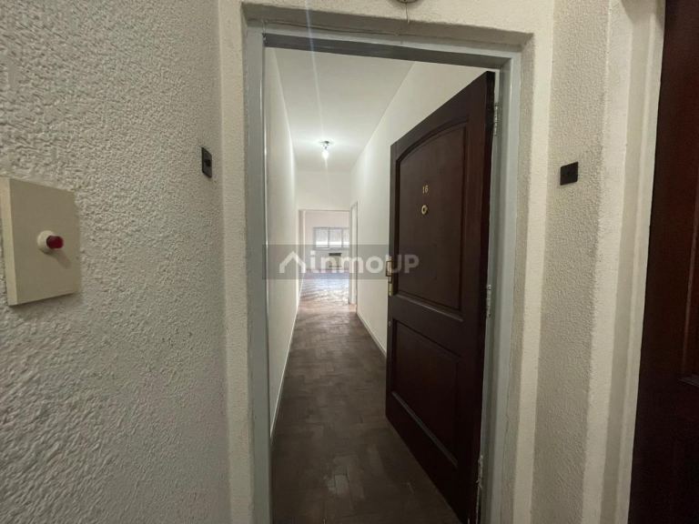 Departamento en Venta en Moron, G.B.A. Zona Oeste