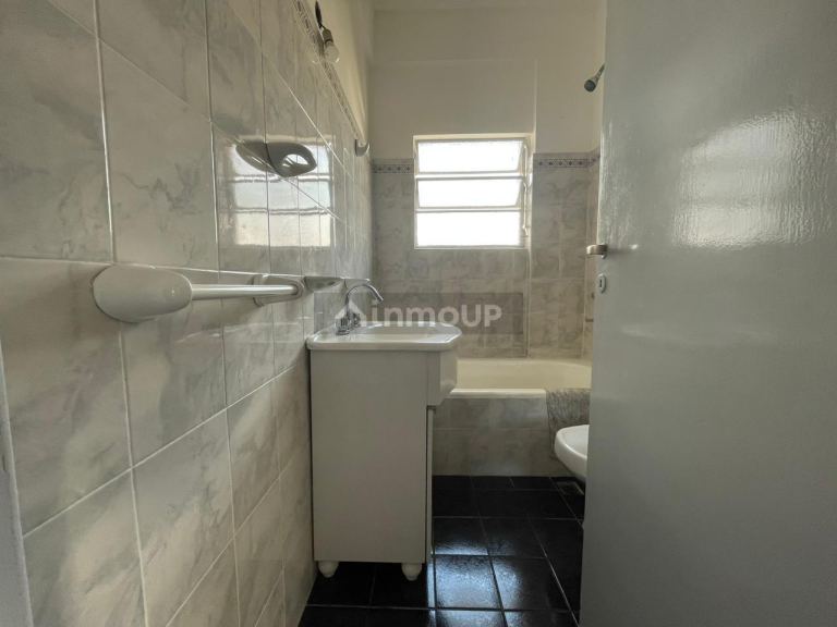 Departamento en Venta en Moron, G.B.A. Zona Oeste