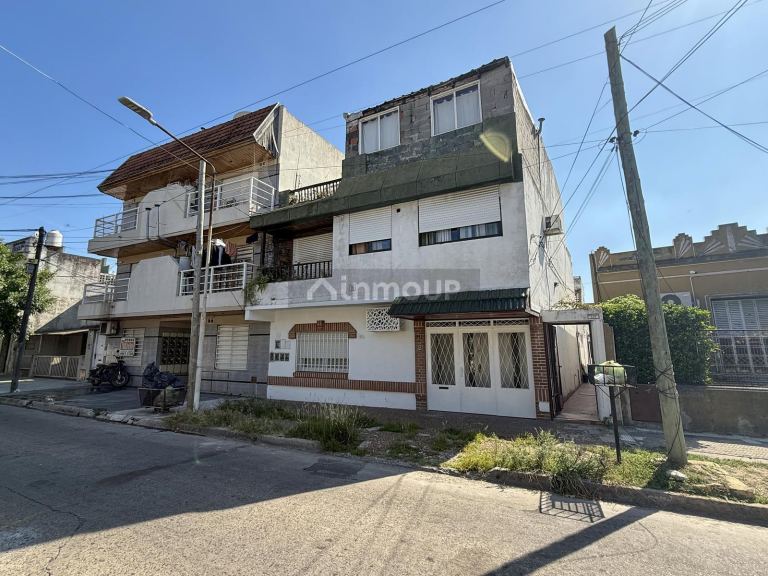 P H en Venta en Tres de Febrero, G.B.A. Zona Oeste