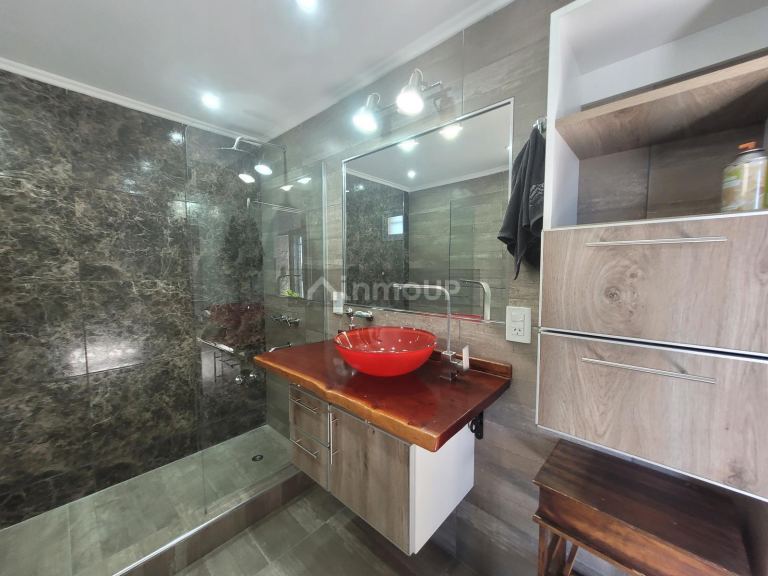 P H en Venta en Avellaneda, G.B.A. Zona Sur