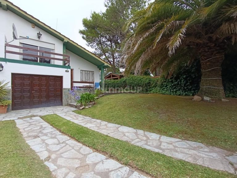 Casa en Venta en Villa Gesell, Buenos Aires Costa Atlantica