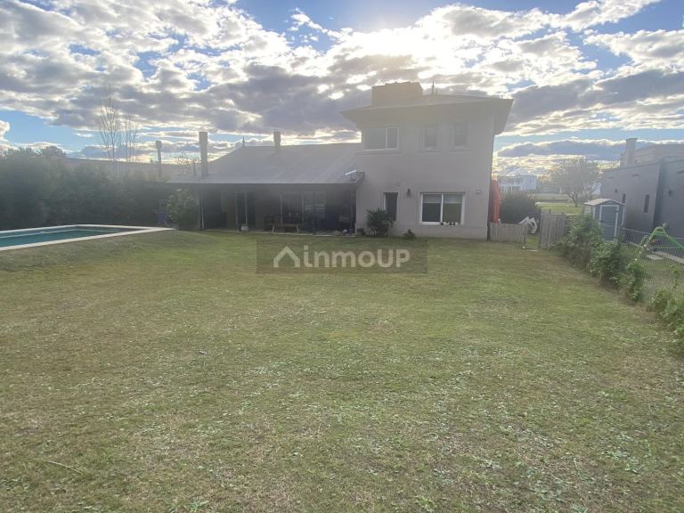 Casa en Alquiler en Escobar, G.B.A. Zona Norte