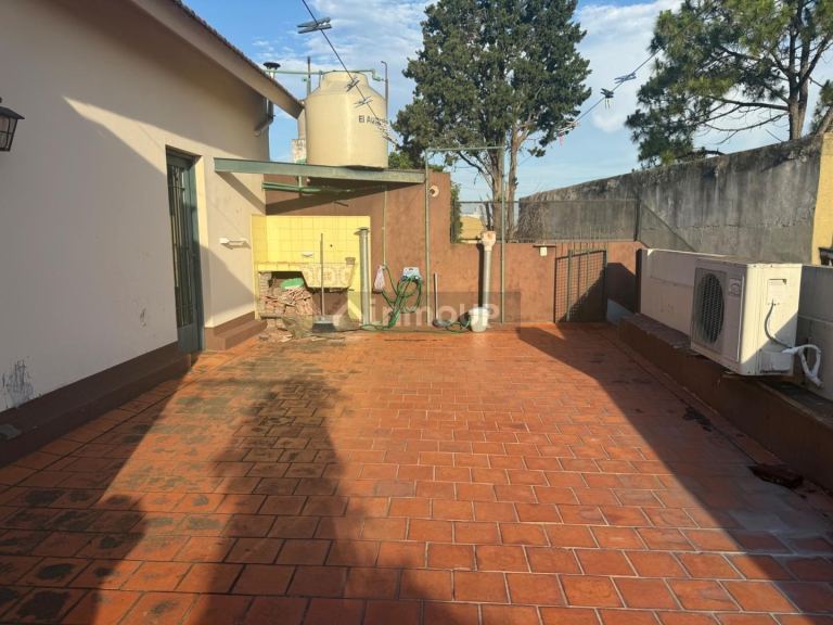 Casa en Venta en Moron, G.B.A. Zona Oeste