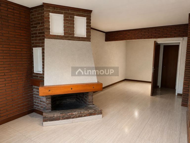 Casa en Venta en Moron, G.B.A. Zona Oeste