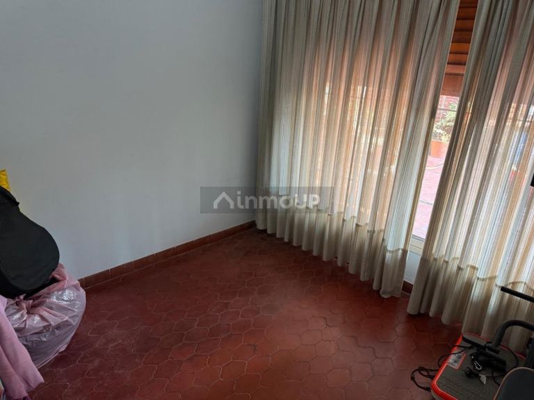 Casa en Venta en Moron, G.B.A. Zona Oeste