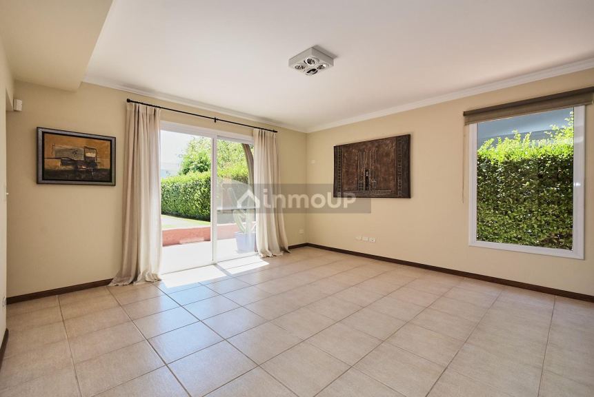 Casa en Venta en Pilar, G.B.A. Zona Norte