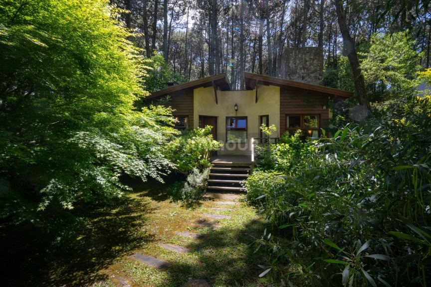 Casa en Venta en Villa Gesell, Buenos Aires Costa Atlantica