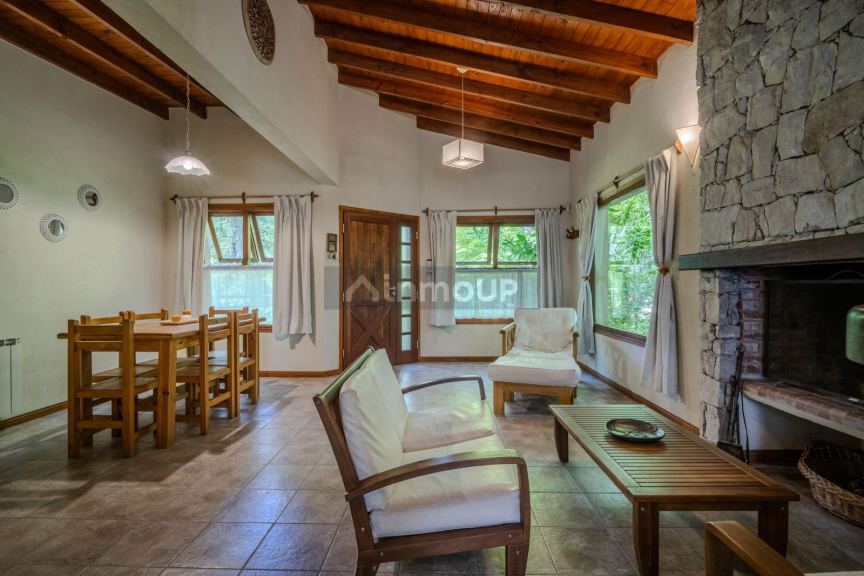 Casa en Venta en Villa Gesell, Buenos Aires Costa Atlantica