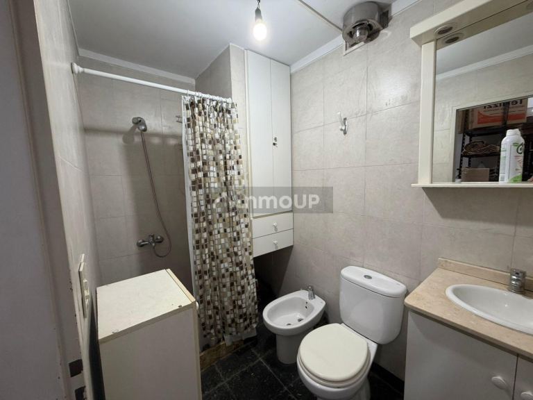 Local Comercial en Alquiler en Balvanera, Capital Federal