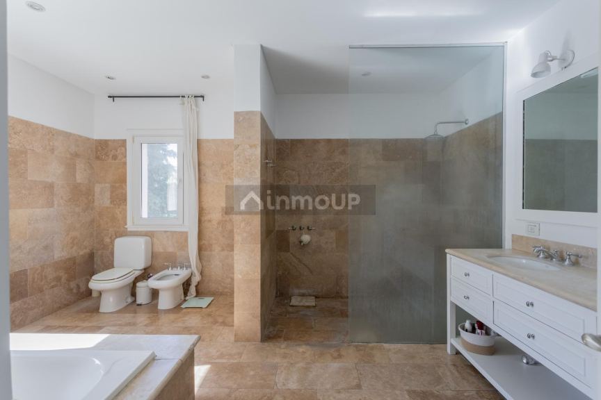 Casa en Alquiler en Pilar, G.B.A. Zona Norte